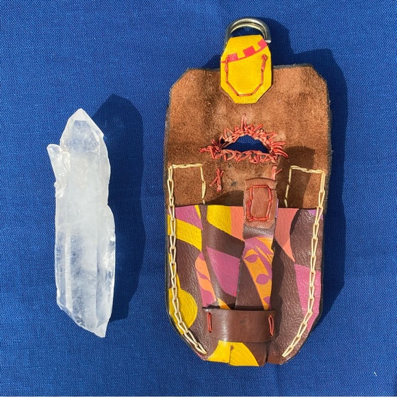 Lumarian Crystal with Leather Pouch - Picture 2 of 11